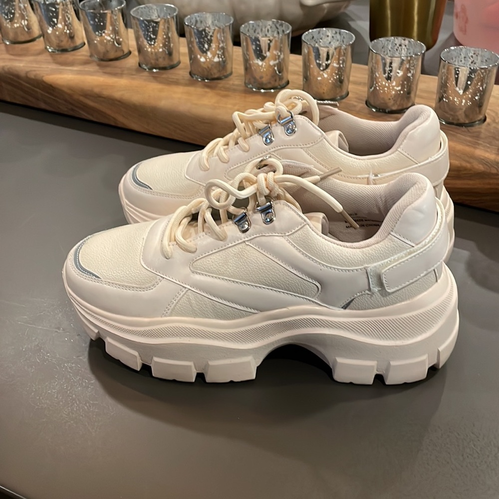 Berness Arial Beige Sneakers - Picture 5 of 8